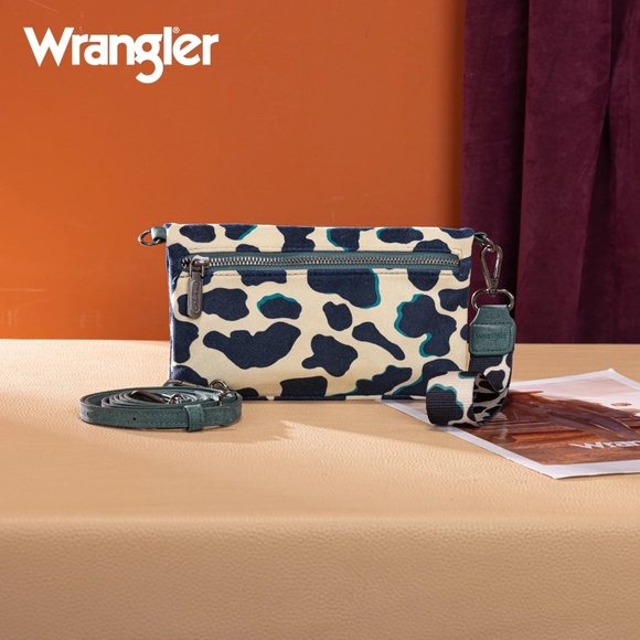 Wrangler Cow Print Wallet/Wristlet/Crossbody Turquoise - Picture 2 of 4